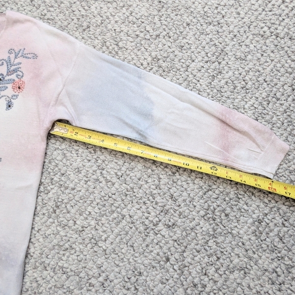 Amaryllis Womens (Size M) Pastel Tie-Dyed V-Neck Sweater w/ Floral Embroidery - Picture 13 of 15